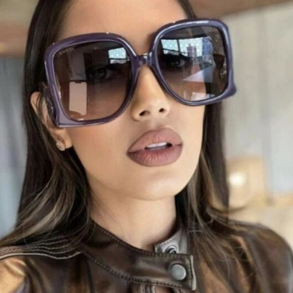 Excluded Gucci Sunglasses, New 375 - Picture 2 of 8